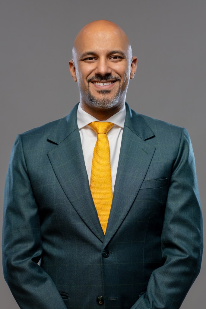 Mohamed Isa, official portrait