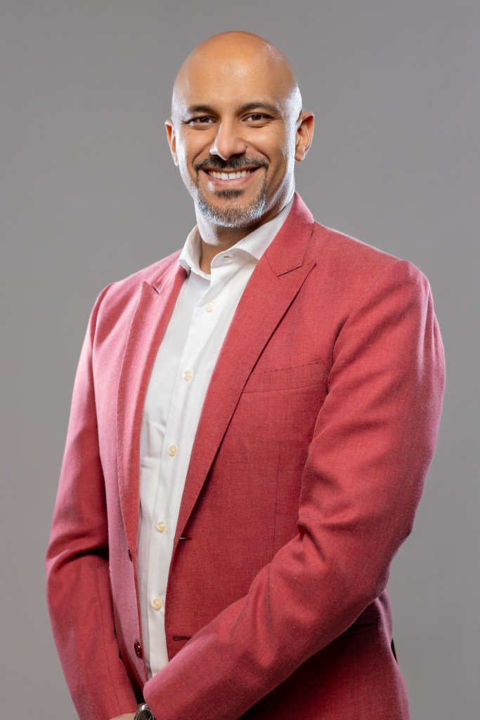 Mohamed Isa, official portrait